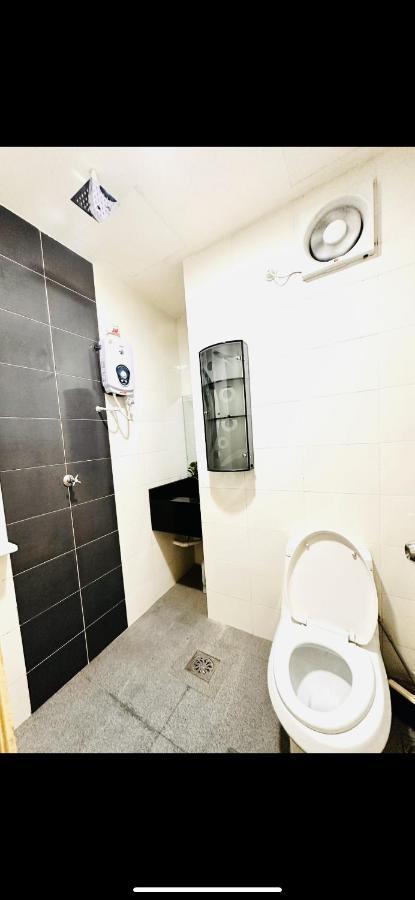 كوتا بْهارو Royal Ville Studio المظهر الخارجي الصورة
